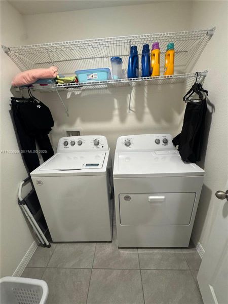 Close-up of interior finishes inside a home in Autumn Glen, Belleview (Image 16).