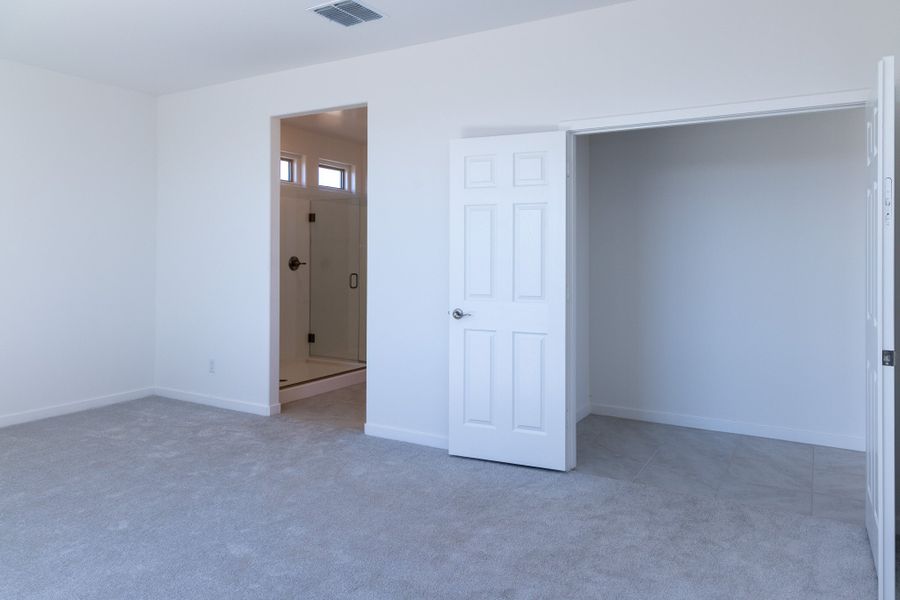 Spacious, unfurnished interior of a new home in Rancho Santa Rosa, Maricopa (Image 16).