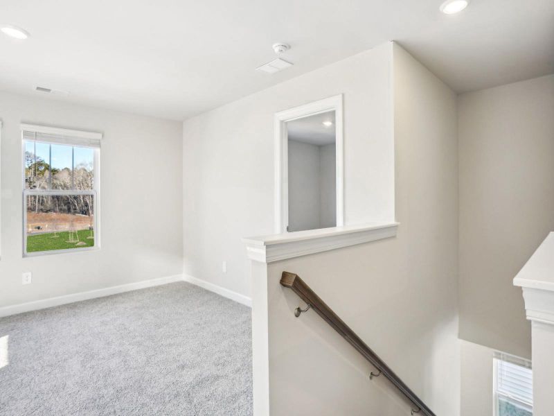 Spacious, unfurnished interior of a new home in Walnut Reserve, Conover (Image 10).