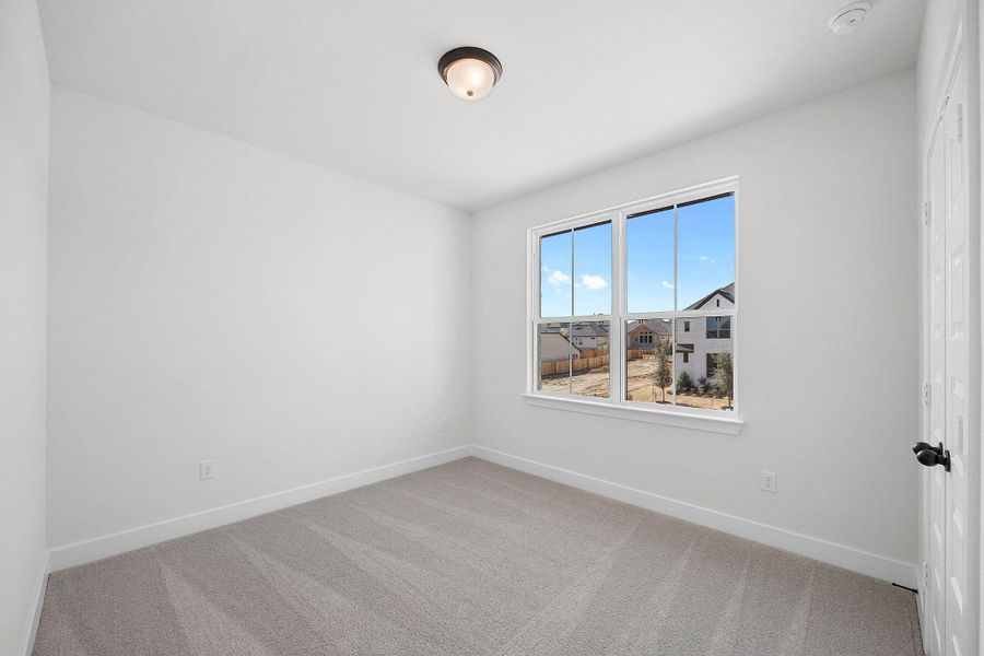Spacious, unfurnished interior of a new home in Nolina, Georgetown (Image 40).