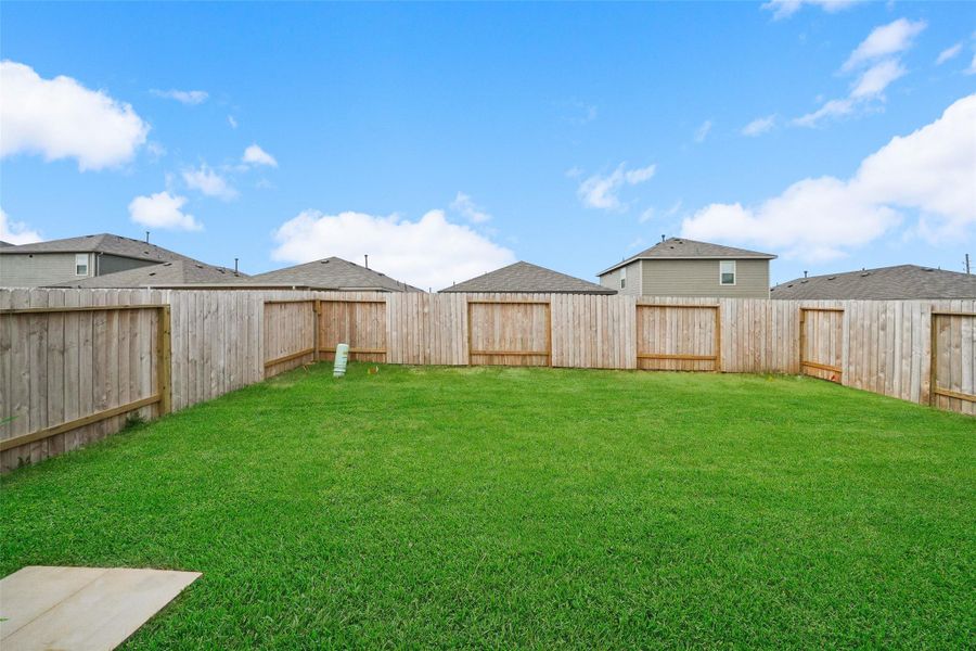 Exterior details and patio area of a home in , Waller (Image 3).
