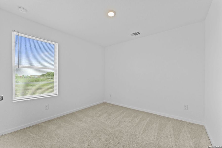 Spacious, unfurnished interior of a new home in Spring Grove, San Antonio (Image 11).