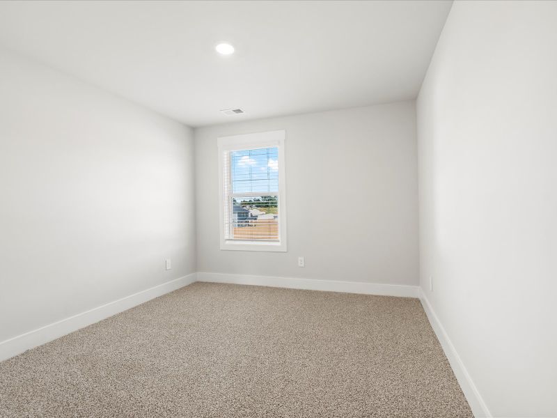 Spacious, unfurnished interior of a new home in Crossing at Abner Creek, Greer (Image 26).