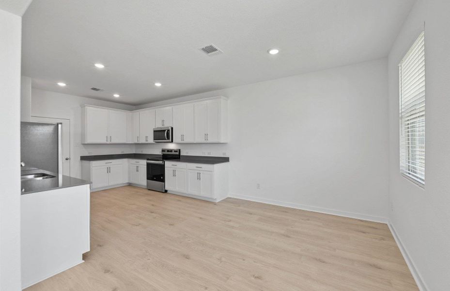 Spacious, unfurnished interior of a new home in Sonterra, Jarrell (Image 18). Spacious, unfurnished interior of a new home in Sonterra, Jarrell (Image 18).