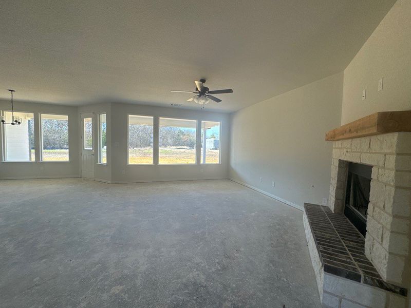 Spacious, unfurnished interior of a new home in Terra Escalante, Blue Ridge (Image 5).