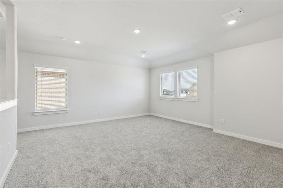 Spacious, unfurnished interior of a new home in Windmore, Princeton (Image 19).