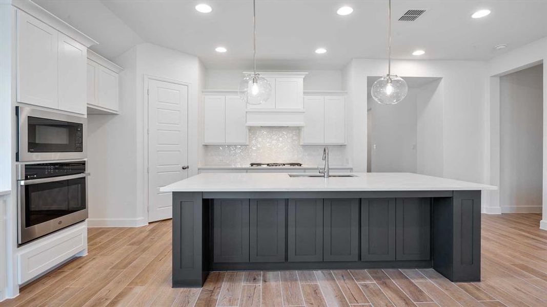 Furnished interior view inside a new home in Reunion 50', Rhome (Image 10). Furnished interior view inside a new home in Reunion 50', Rhome (Image 10).