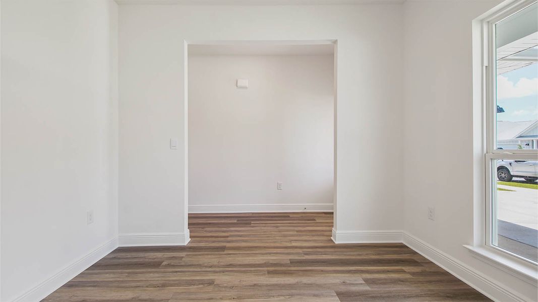 Spacious, unfurnished interior of a new home in Bayside at Ward Creek, Panama City Beach (Image 13).