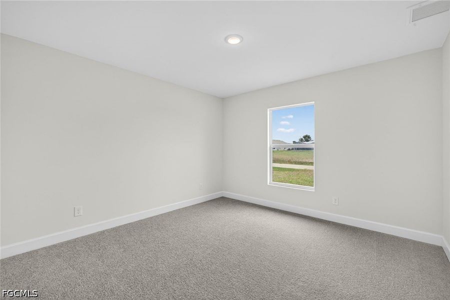 Spacious, unfurnished interior of a new home in Cape Coral, Cape Coral (Image 25).