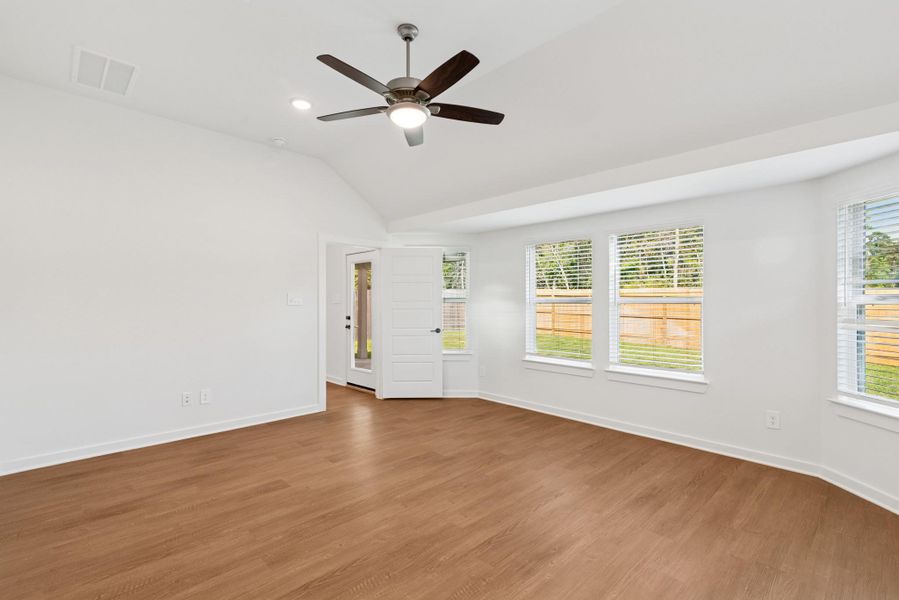 Spacious, unfurnished interior of a new home in Pinewood at Grand Texas, New Caney (Image 8).