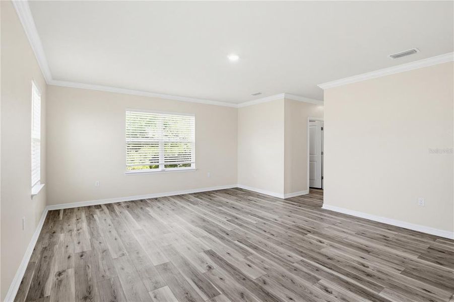 Spacious, unfurnished interior of a new home in Coddington, Bradenton (Image 41).