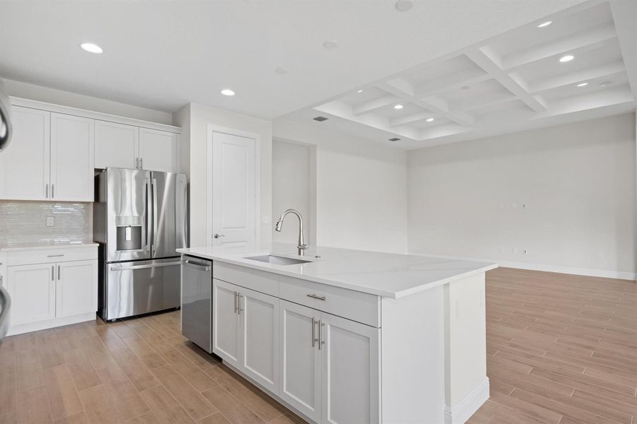 Capistrano Grande_4018 Tower Pointe Wy_L