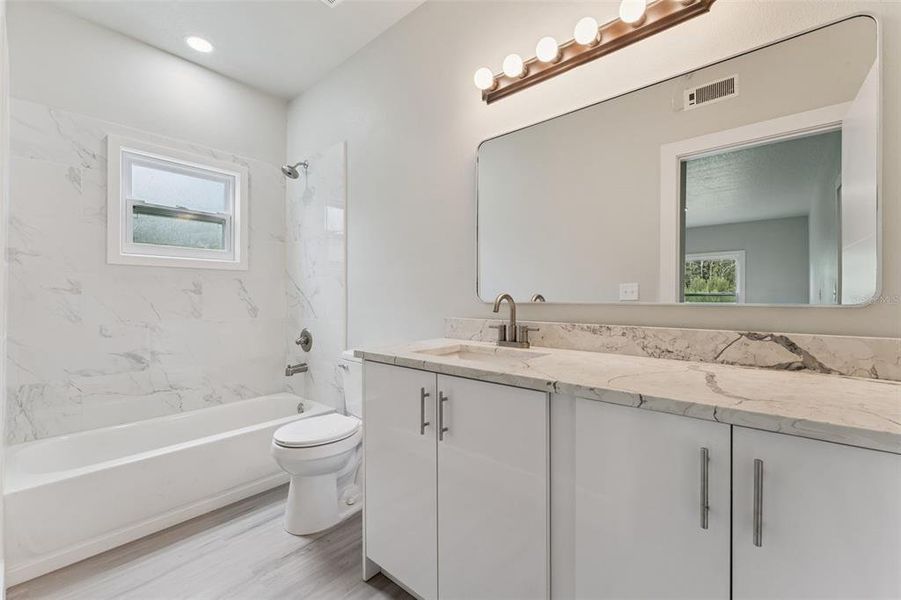 Furnished interior view inside a new home in , Orlando (Image 31).