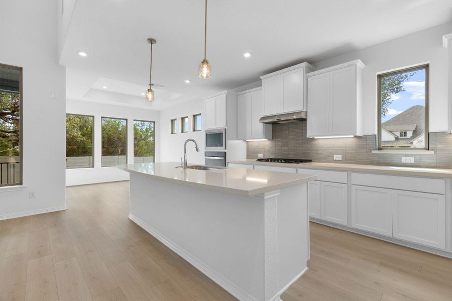Large Center Island in Kitchen Large Center Island in Kitchen