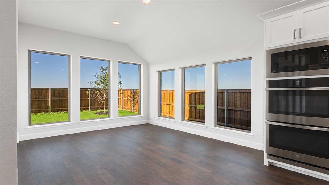 Spacious, unfurnished interior of a new home in Myrtle Creek 71', Waxahachie (Image 17). Spacious, unfurnished interior of a new home in Myrtle Creek 71', Waxahachie (Image 17).