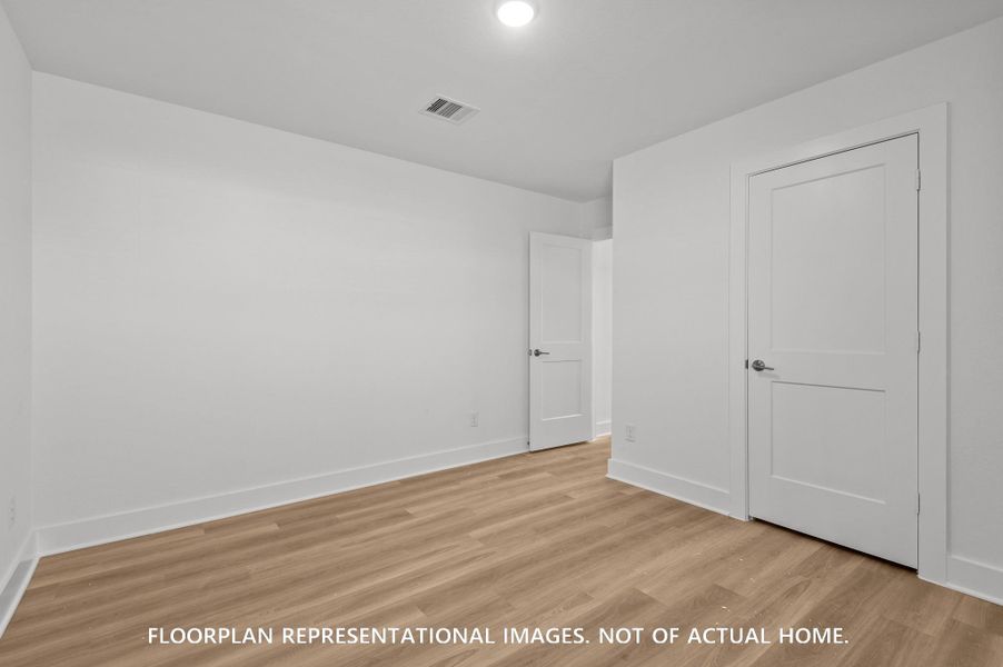 Spacious, unfurnished interior of a new home in Lago Mar, Santa Fe (Image 20). Spacious, unfurnished interior of a new home in Lago Mar, Santa Fe (Image 20).