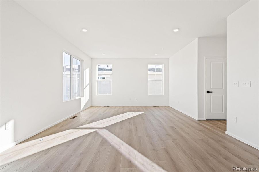 Spacious, unfurnished interior of a new home in The Nest Classic at Canyon Creek, Erie (Image 23).