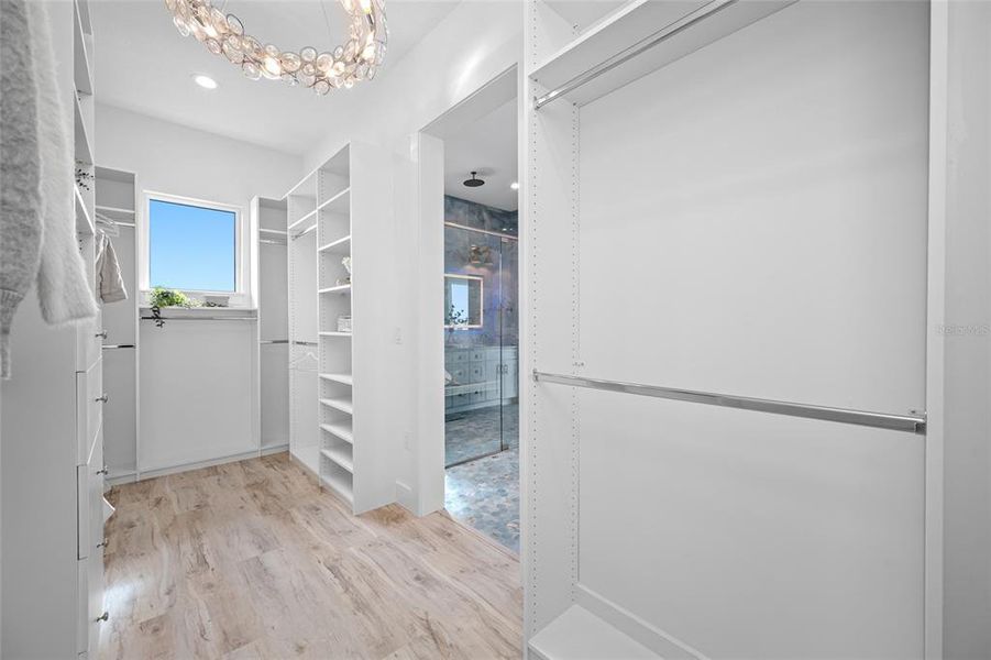 Spacious, unfurnished interior of a new home in , Treasure Island (Image 48).