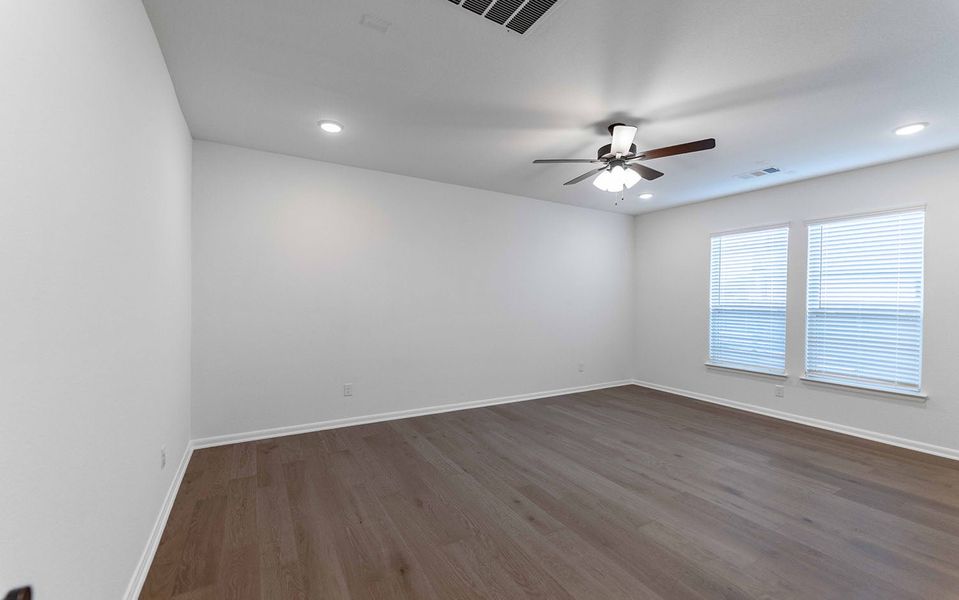 Spacious, unfurnished interior of a new home in Solterra, Mesquite (Image 16).