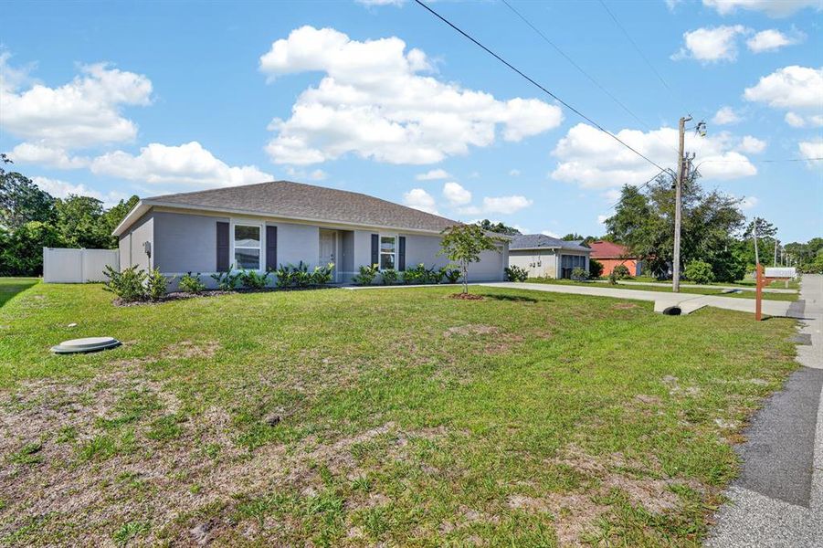 Exterior details and patio area of a home in Palm Coast, Palm Coast (Image 28).