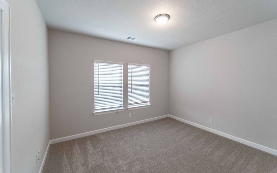 Spacious, unfurnished interior of a new home in Sonoma Verde, Rockwall (Image 18).