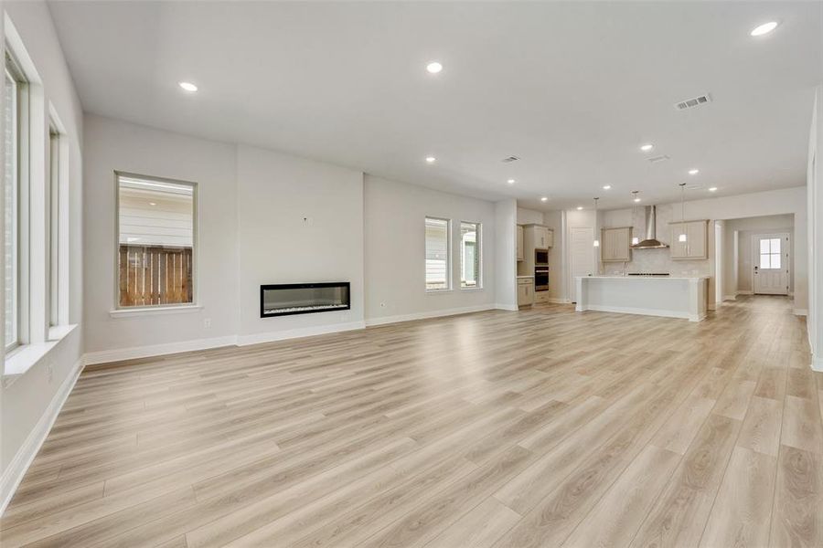 Spacious, unfurnished interior of a new home in Bayside, Rowlett (Image 12).
