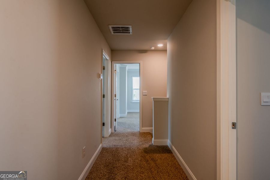 Spacious, unfurnished interior of a new home in Carson's Walk, Macon (Image 19).