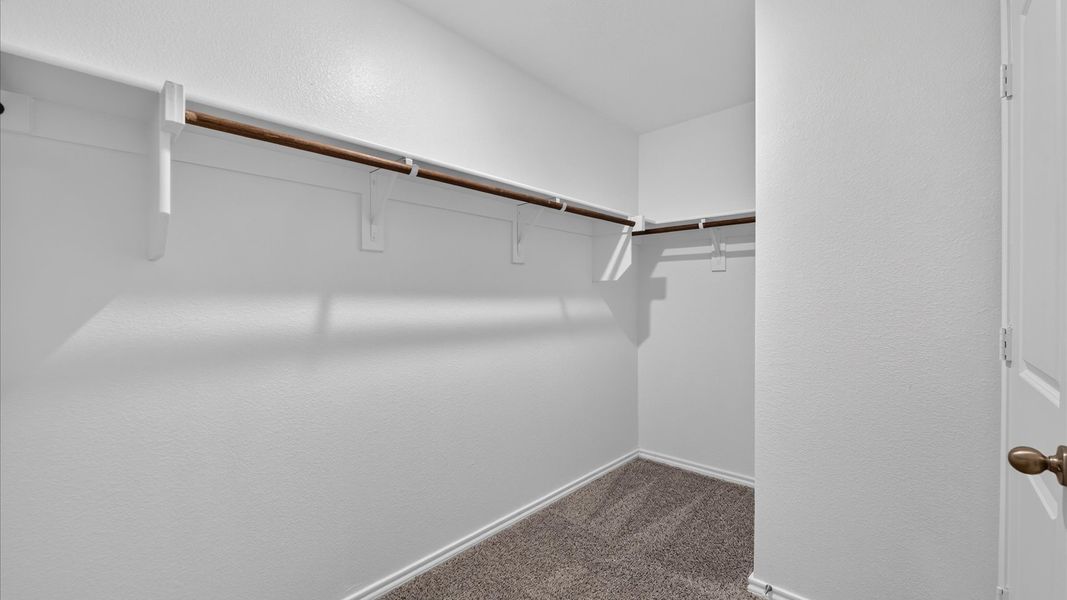 Spacious, unfurnished interior of a new home in The Hills at Reunion, Newark (Image 29).