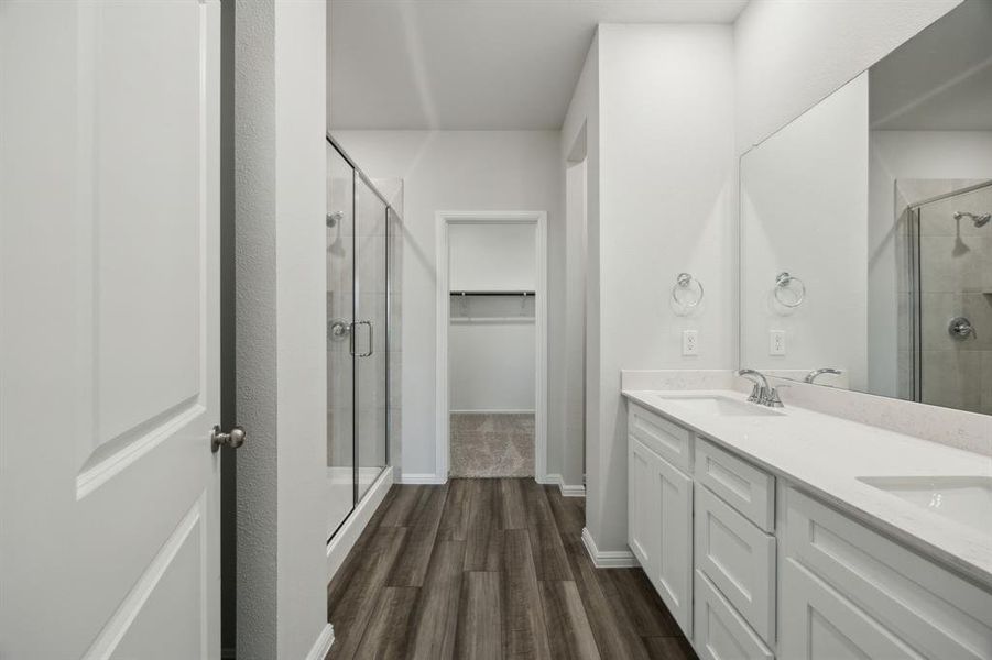 Furnished interior view inside a new home in Santorini, Seagoville (Image 9).