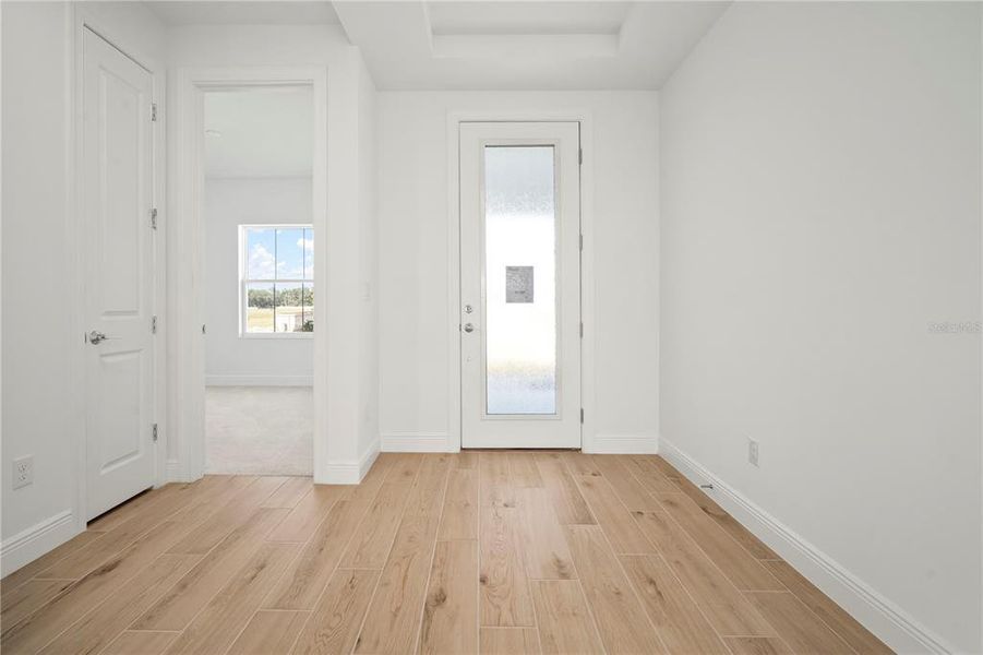 Spacious, unfurnished interior of a new home in Fieldstone, Plant City (Image 15).