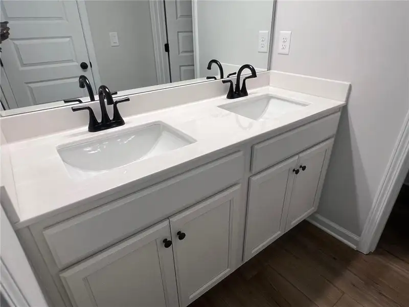 Image 28 of a home in Crofton Place Enclave.