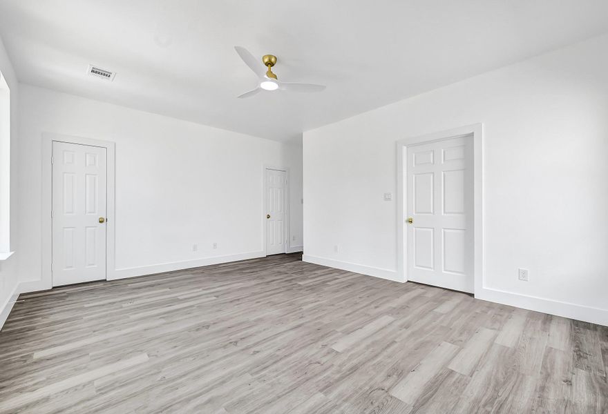 Spacious, unfurnished interior of a new home in , Houston (Image 25).