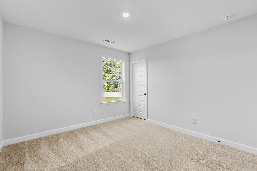 Spacious, unfurnished interior of a new home in Hanes Lake, Winston-Salem (Image 33).