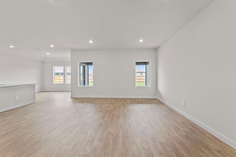 Spacious, unfurnished interior of a new home in Hartland Ranch, Lockhart (Image 24).