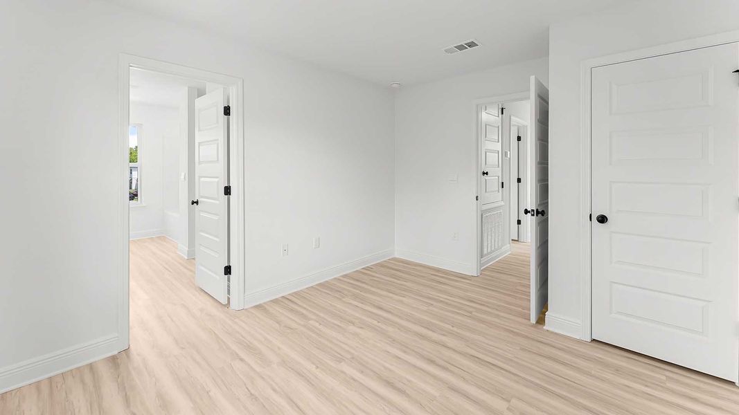 Spacious, unfurnished interior of a new home in Sanctuary Beach, Panama City Beach (Image 32).