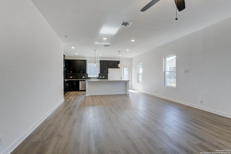 Spacious, unfurnished interior of a new home in Arcadia Ridge, San Antonio (Image 13).
