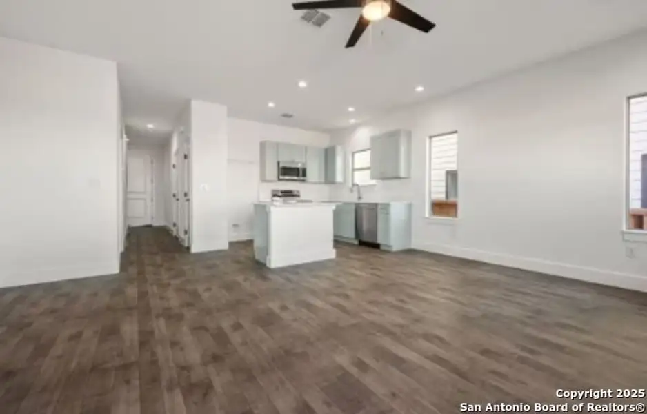 Spacious, unfurnished interior of a new home in Van Cleave, San Antonio (Image 5). Spacious, unfurnished interior of a new home in Van Cleave, San Antonio (Image 5).