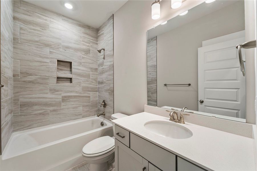 Furnished interior view inside a new home in Cross Creek Plantation, Seneca (Image 15).