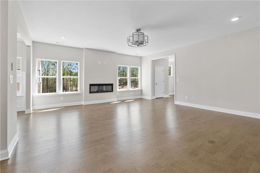 Spacious, unfurnished interior of a new home in Edenglen, Buford (Image 33).