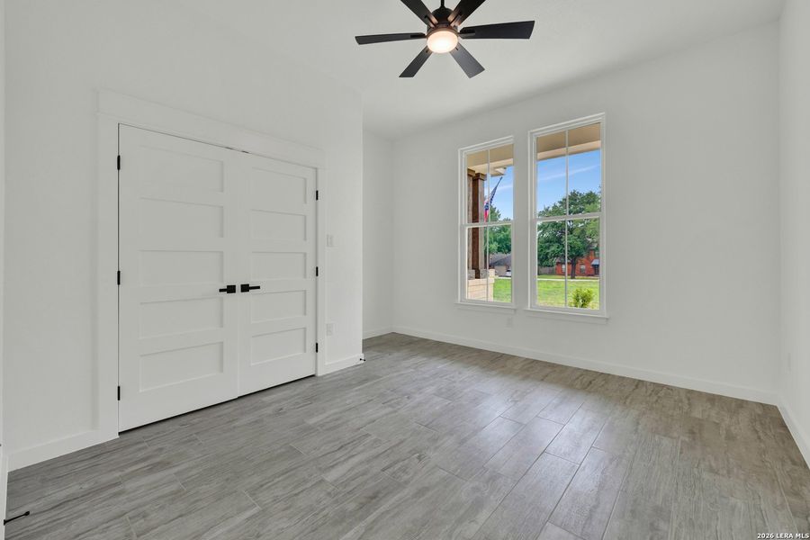 Spacious, unfurnished interior of a new home in , Seguin (Image 26).