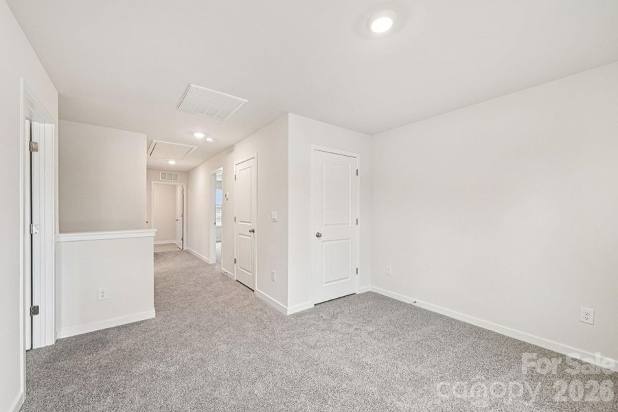 Spacious, unfurnished interior of a new home in Silverstein, Salisbury (Image 10).