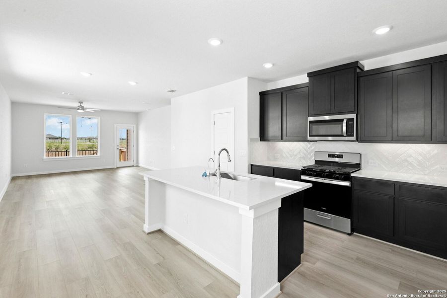 Furnished interior view inside a new home in Willowbrook, New Braunfels (Image 4).