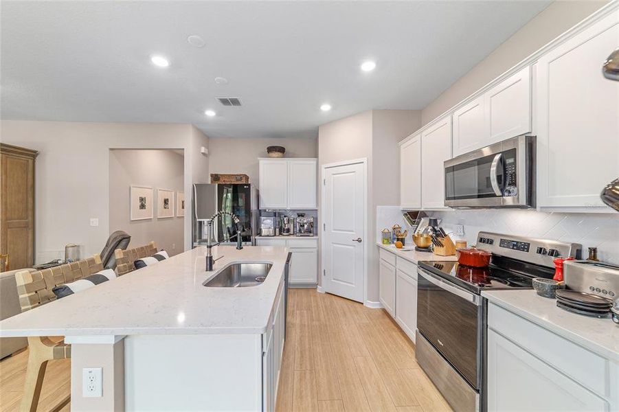Furnished interior view inside a new home in Del Webb Stone Creek, Ocala (Image 28).
