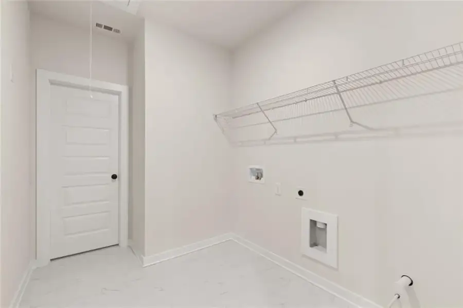 Spacious, unfurnished interior of a new home in , Flowery Branch (Image 54).