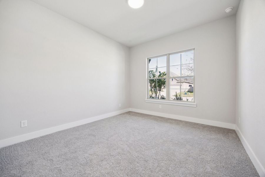 Spacious, unfurnished interior of a new home in Painted Tree Lakeside, McKinney (Image 31).