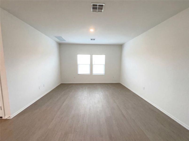 Spacious, unfurnished interior of a new home in Cotton Brook, Hutto (Image 15).
