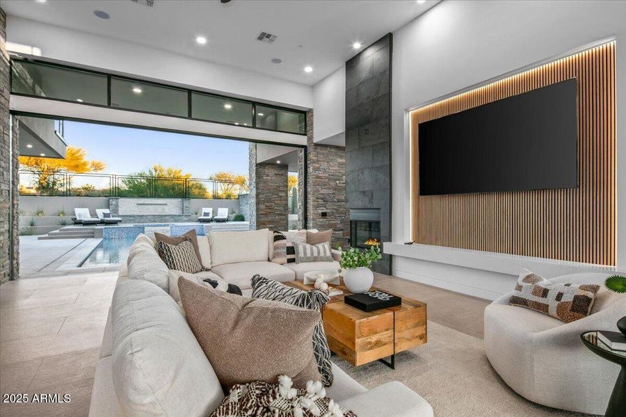 043-Living Areas 043-Living Areas