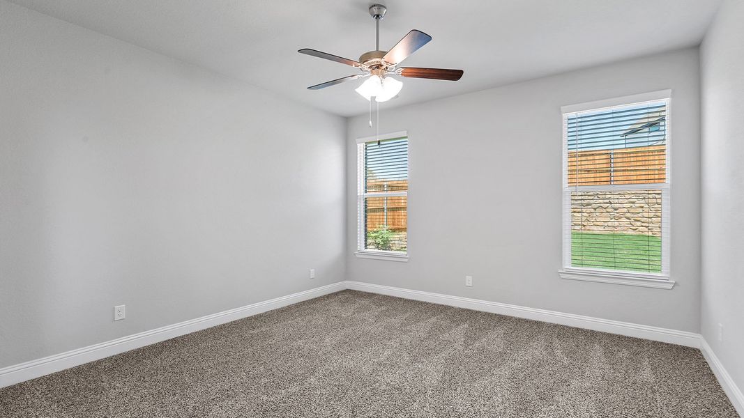 Spacious, unfurnished interior of a new home in Eagle Creek, Denton (Image 22).