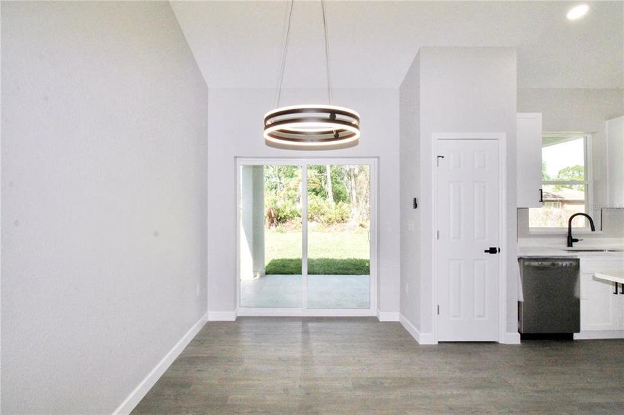Spacious, unfurnished interior of a new home in , Sebring (Image 29).