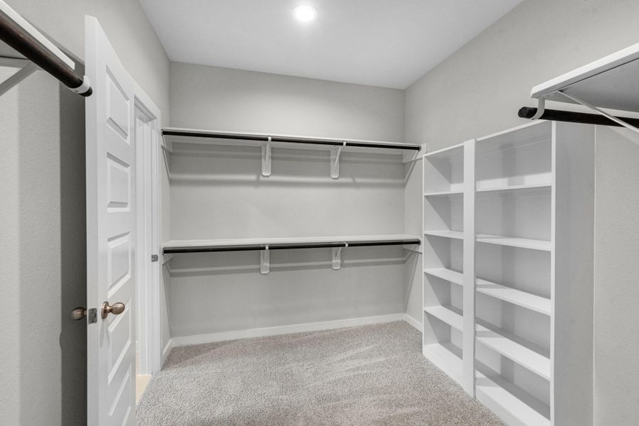 Spacious, unfurnished interior of a new home in Grand Oaks Village, Houston (Image 12). Spacious, unfurnished interior of a new home in Grand Oaks Village, Houston (Image 12).
